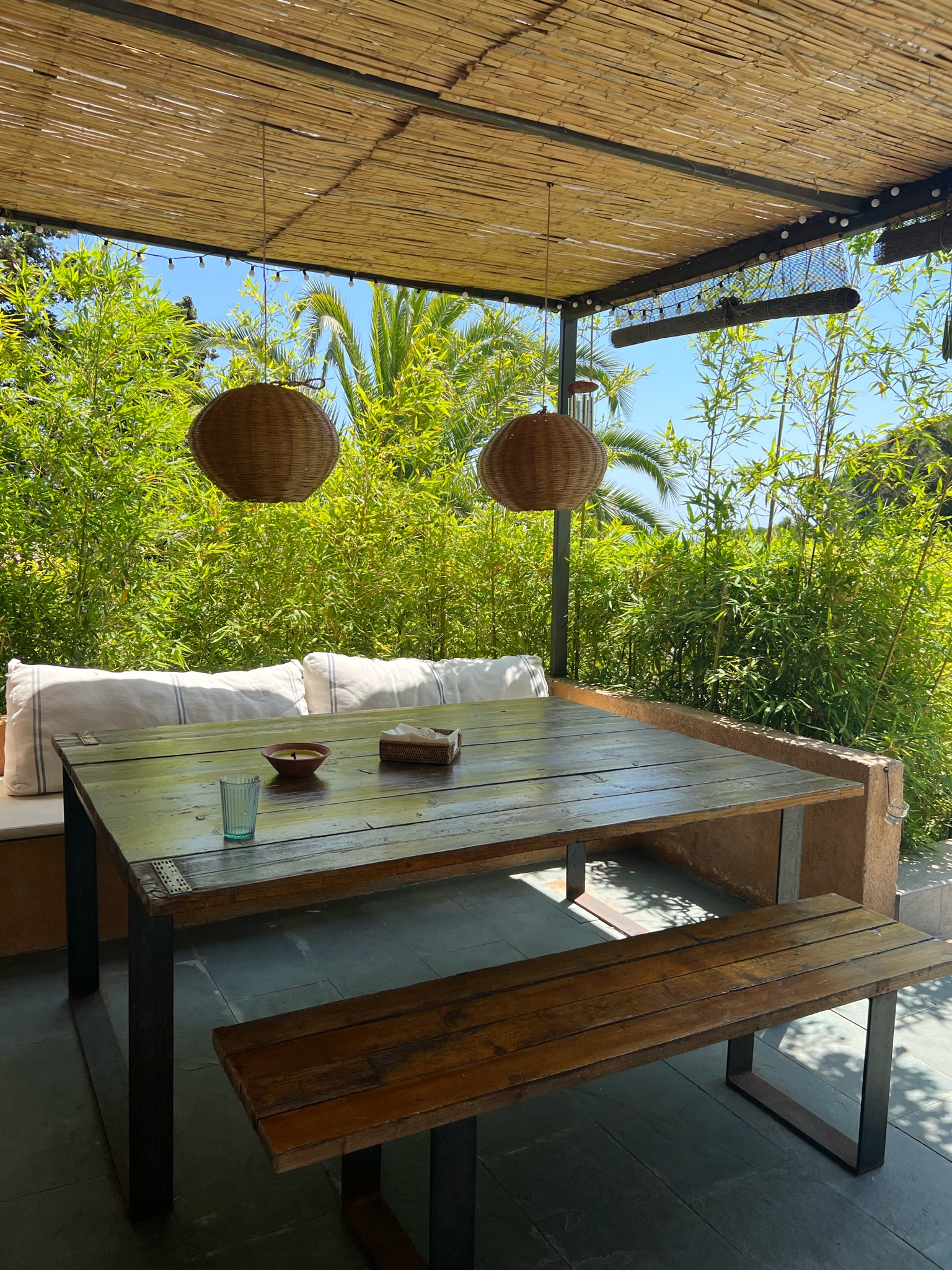 Table extérieure de la villa